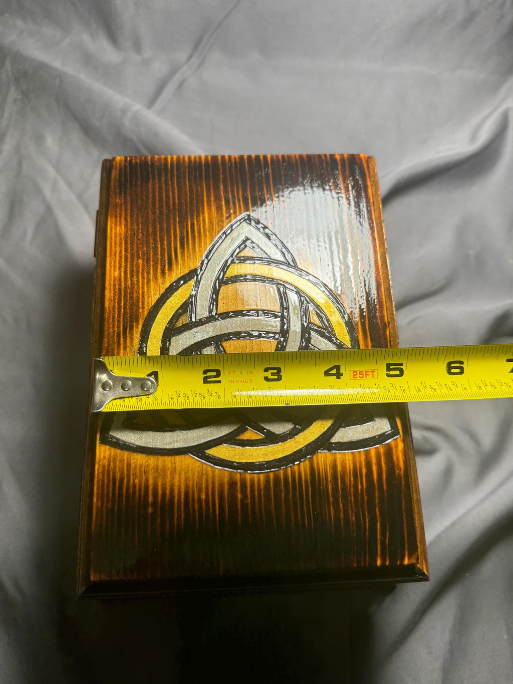 Triquerta Altar Box